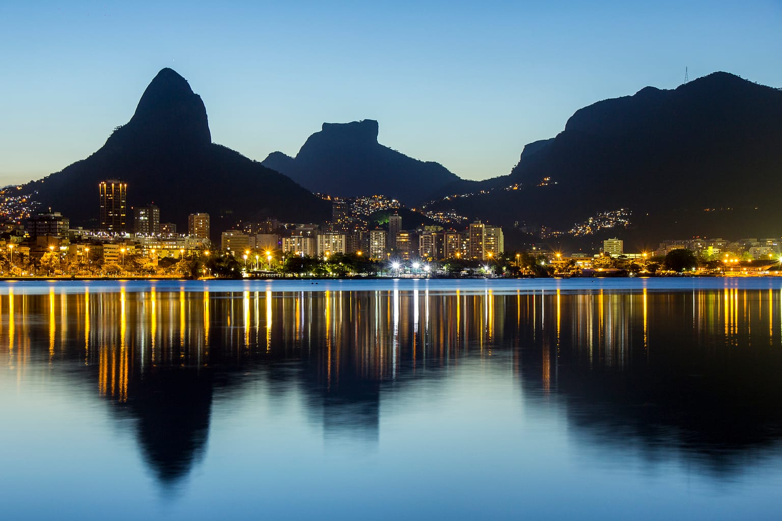 Sunset at the Rodrigo de Freitas lagoon